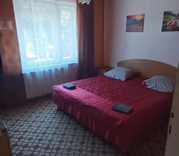 річкова 波利亚纳